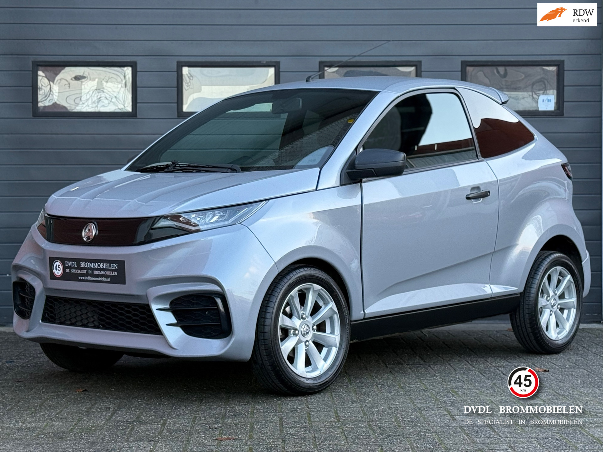 52293956-22.jpg
