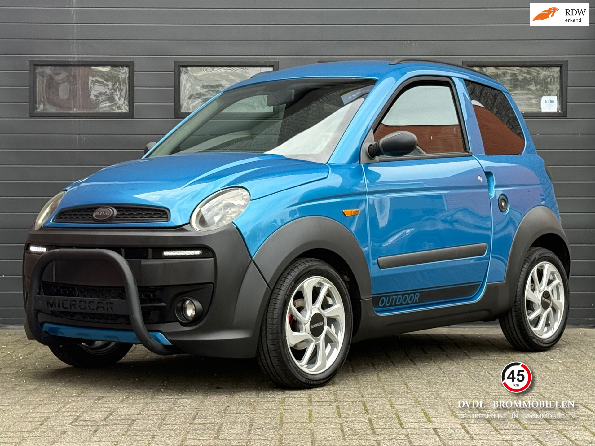 57098904